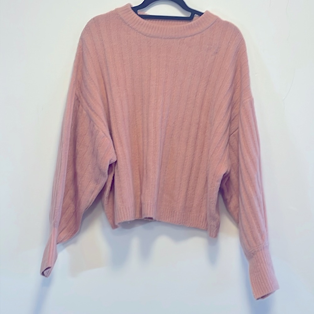 Pale pink puffy sleeve sweater